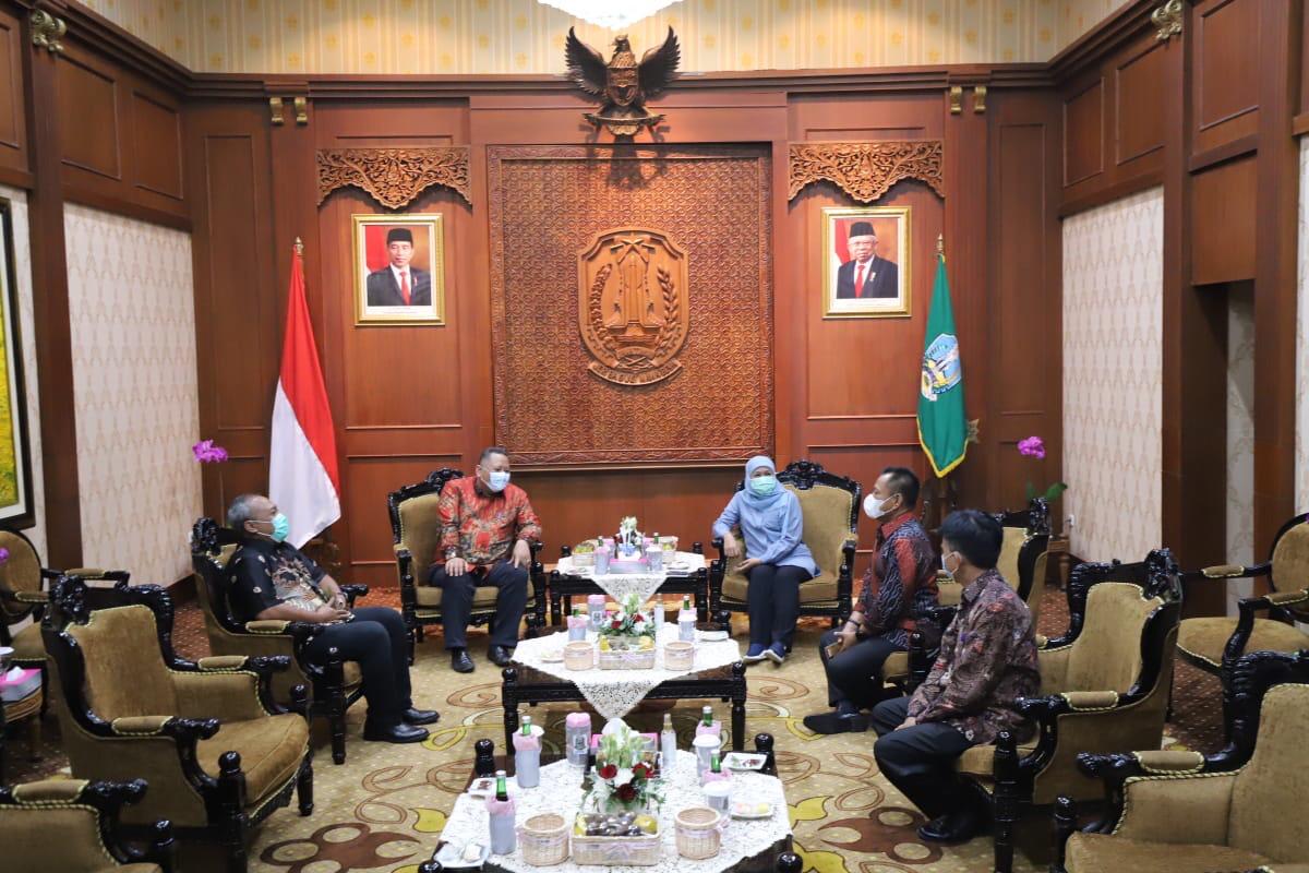 Gubernur Jatim dan Plt Wali Kota Surabaya Duduk Bersama Bahas Antisipasi Covid-19 Pasca Libur Nataru