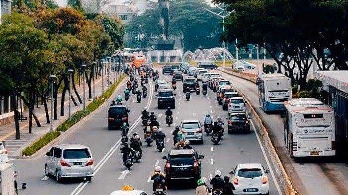 Kendalikan Covid-19, Transportasi di Jakarta hingga Pukul 20.00 WIB