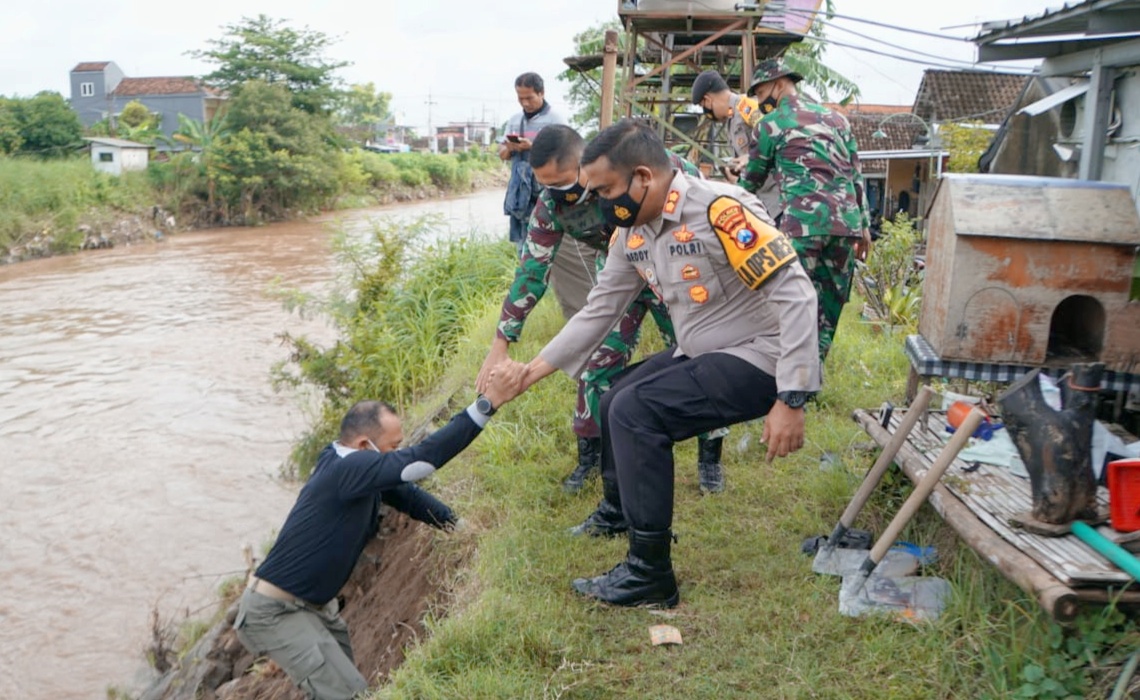Tiga Pilar Kota Mojokerto Berbahu Benahi Tanggul Jebol Sungai Tlusur