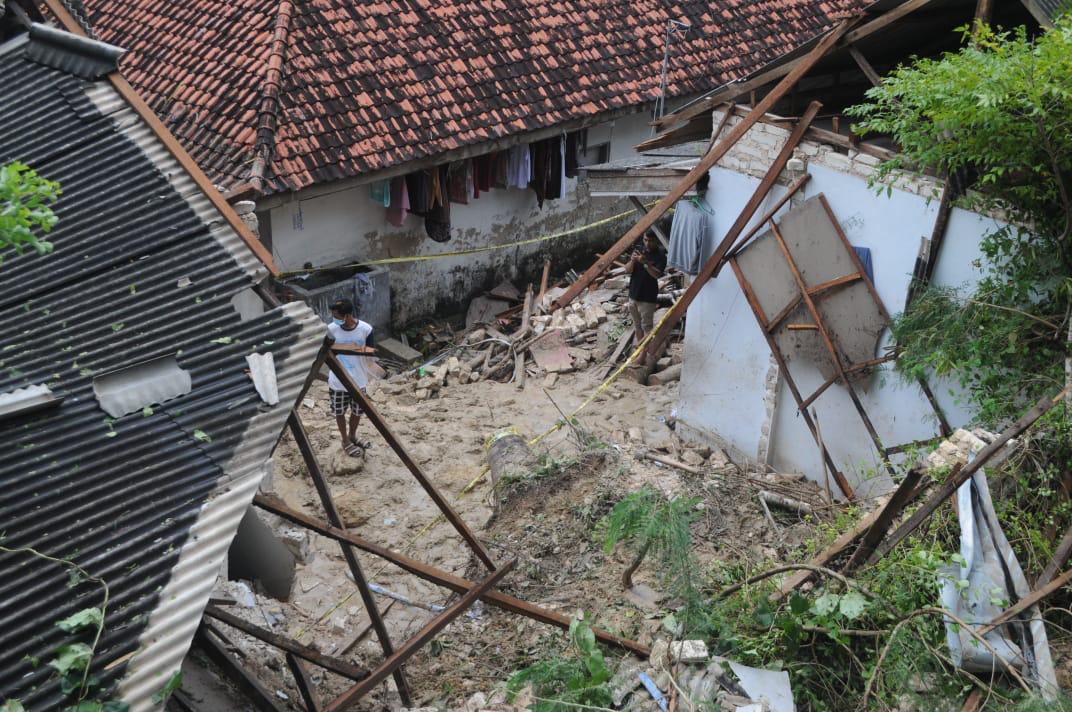 Longsor Tewaskan Lima Santri PP Annidzomiyah Pamekasan