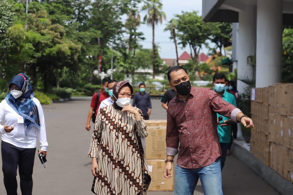Mensos Beri Bantuan Masker Kepada Pemkot Surabaya, Prioritaskan Nakes
