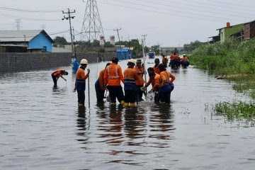 Jalur KA yang Terendam Air di Semarang Ditinggikan