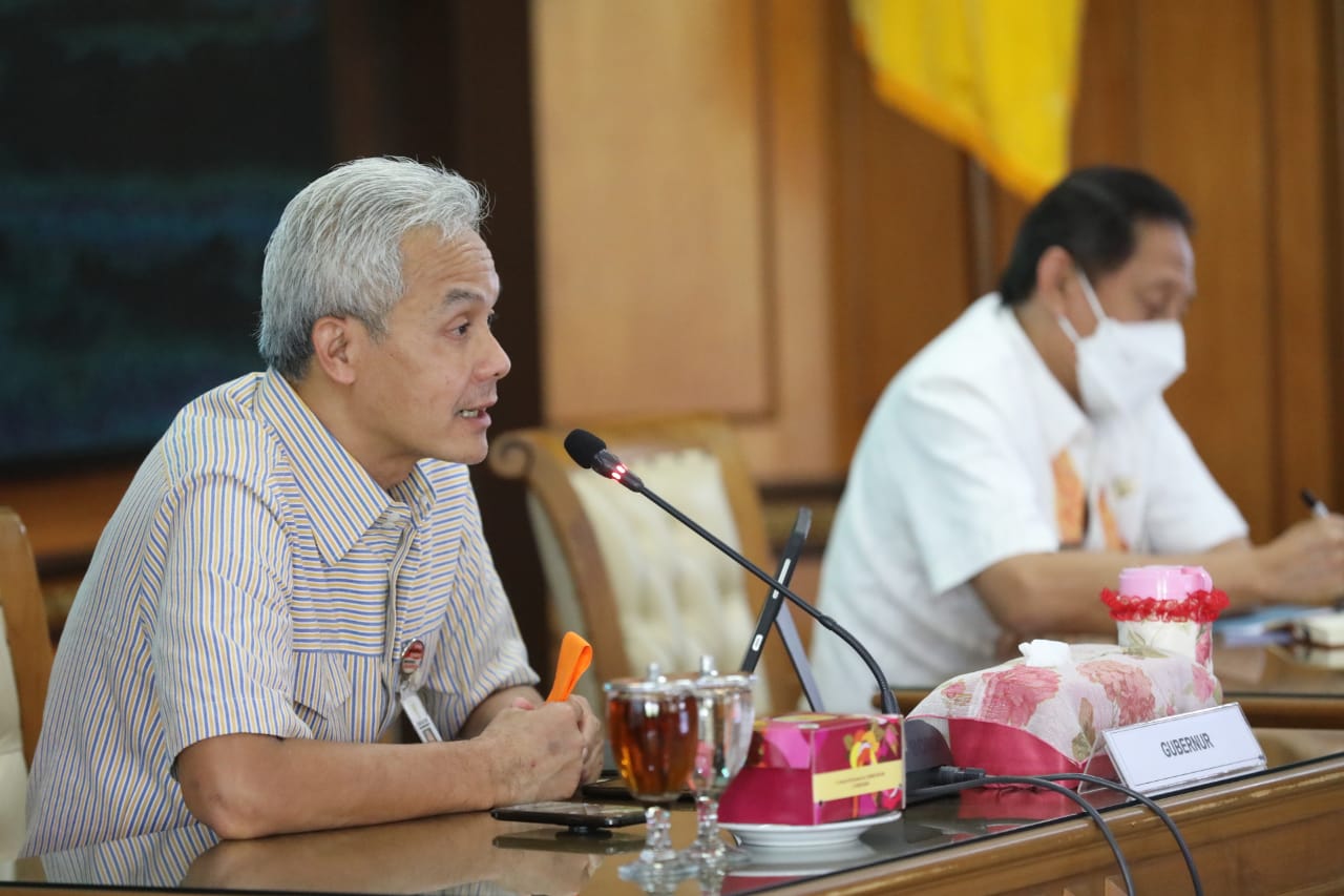 Gubernur Ganjar : Objek Wisata dan Restoran Harus Tetap Pertahankan Kedisiplinan Prokes