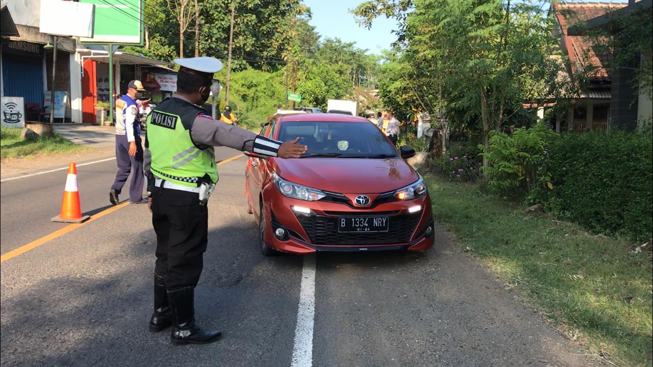 Polres Blitar Mulai Lakukan Pengetatan Pemudik di Perbatasan