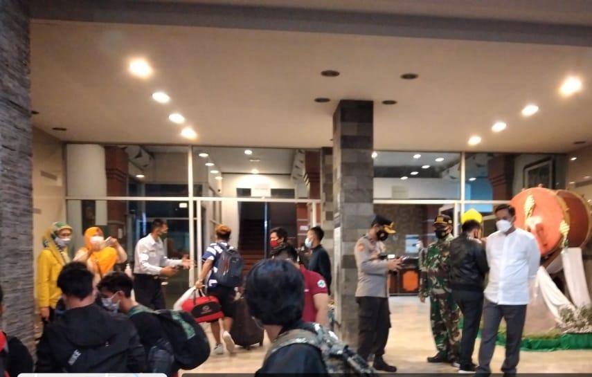 Pekerja Migran Jember Pulang Kampung, Dikarantina Dulu di Hotel