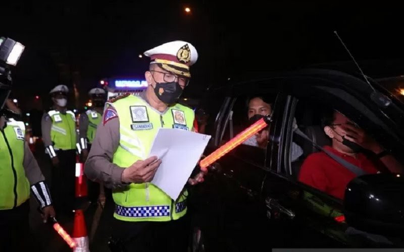 Polri Perpanjang Sanksi Putar Balik Kendaraan Hingga 24 Mei 2021