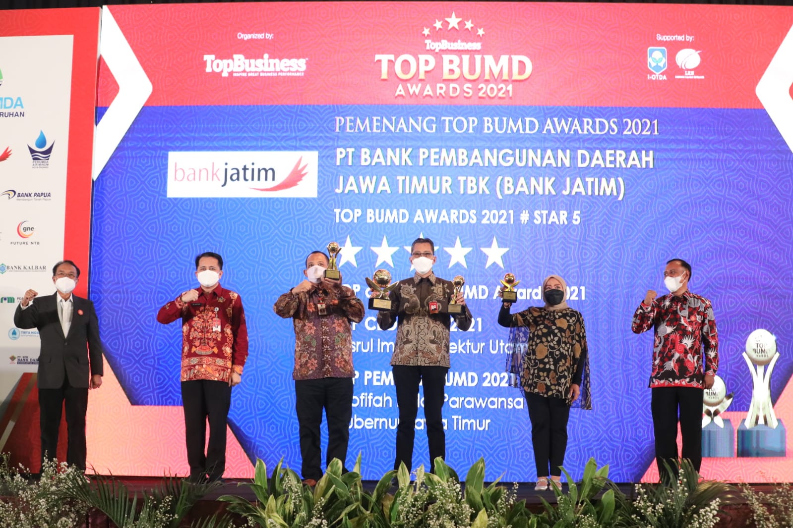 Bank Jatim Borong Penghargaan dari Top BUMD Award 2021