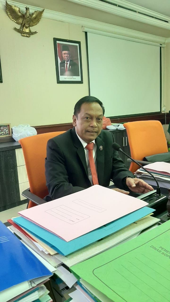 Komisi B DPRD Surabaya Dorong Dispendik Percepat Realisasi Seragam Bagi Siswa Mitrawarga