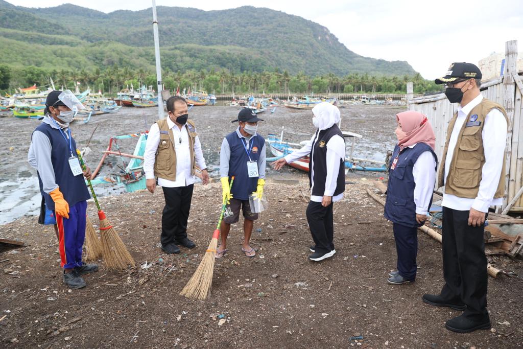 Gubernur Khofifah Bantuan Rp 10 Milyar Untuk Infrastruktur Kawasan Pesisir Puger Jember