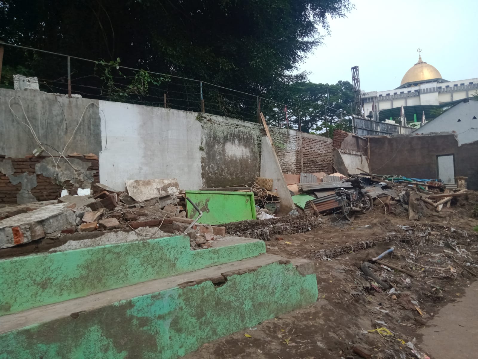 Begini Kisah Rohman Hadapi Banjir Sendiri