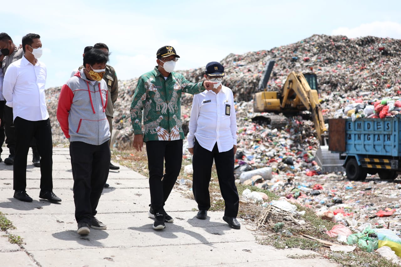Bupati Sidoarjo Akan Ubah Sampah Jadi Arang dan Briket