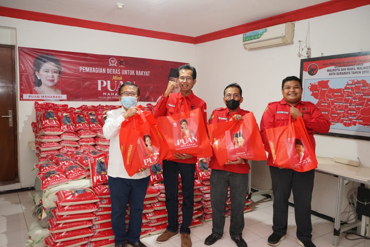 Melalui Kader-Kader PDIP Surabaya, Bambang DH Salurkan Beras “Mbak Puan” Pada Masyarakat