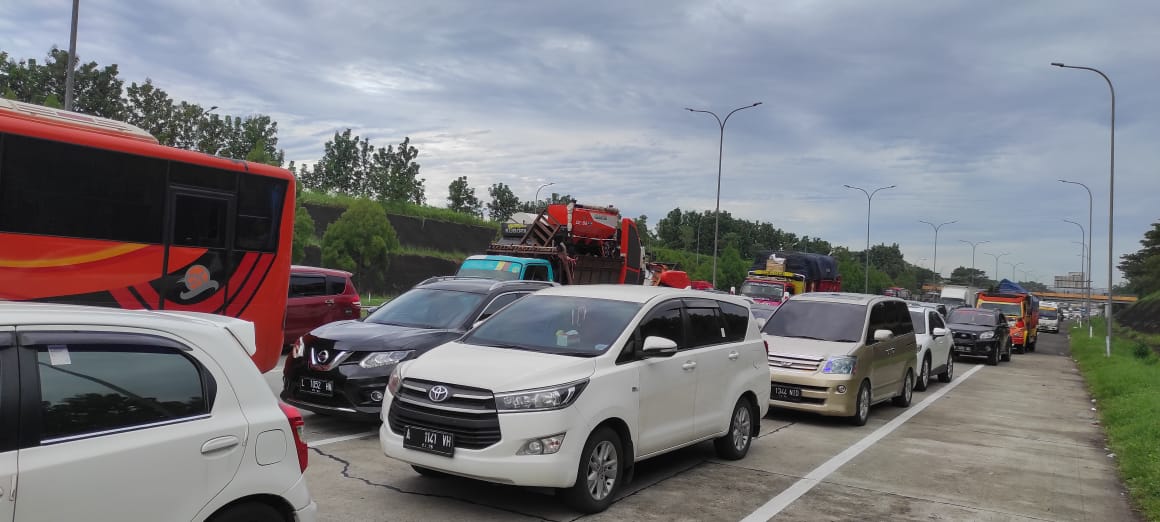Kemacetan Arus Mudik Lebaran Terjadi di Tol Japek Hingga Cipali