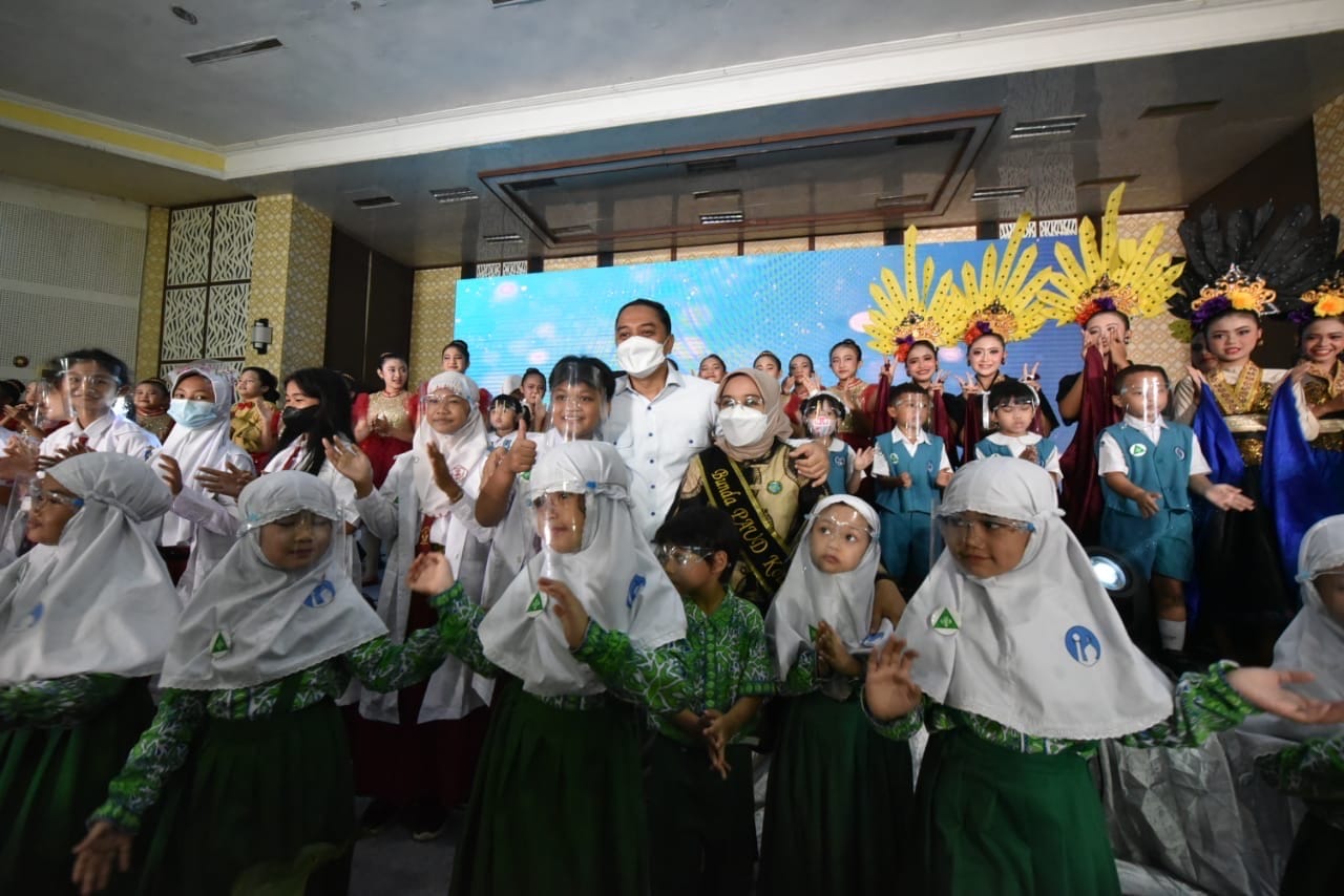 Wujudkan Sekolah Ramah Anak, Eri Cahyadi Minta Dispendik Surabaya Beri Waktu 10 Menit Pengajaran Karakter di Sekolah