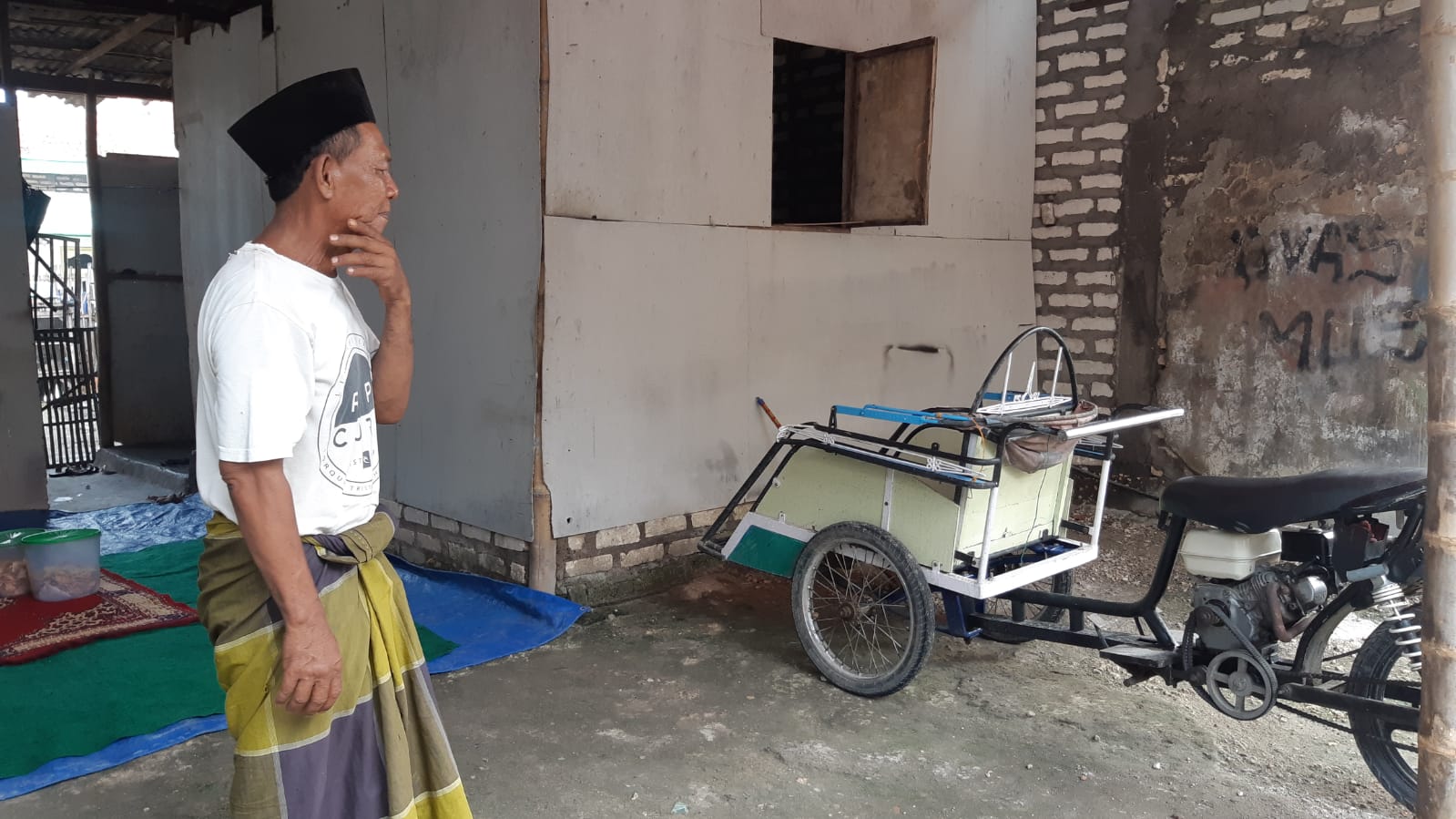 Berkat Dorongan Istri, Tukang Becak Asal Sampang Bisa Naik Haji