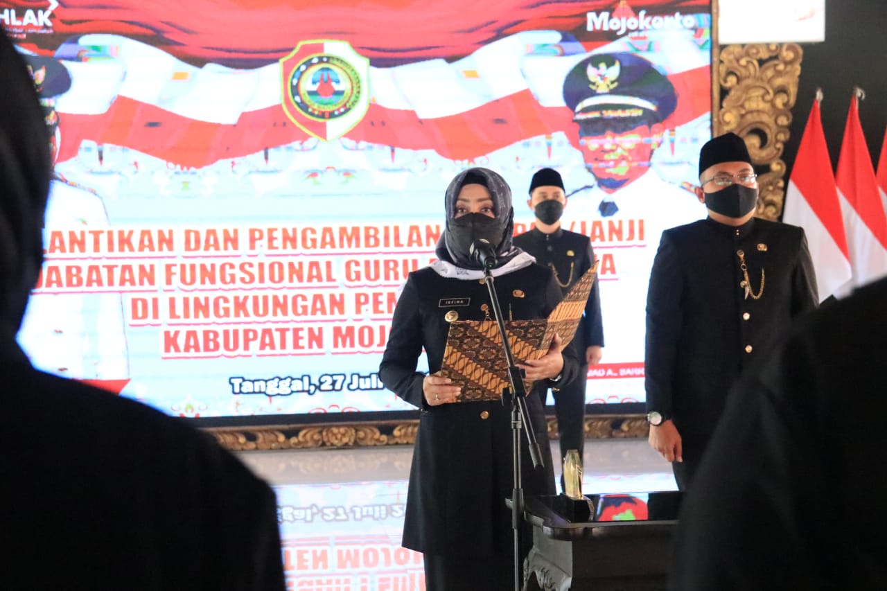 Bupati Ikfina Kukuhkan 60 Pejabat Fungsional Guru Ahli Pertama