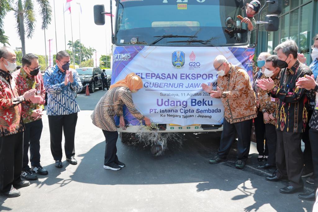 Gubernur Khofifah Lepas Eksport Kakap Merah dan Udang ke Dominika dan Jepang