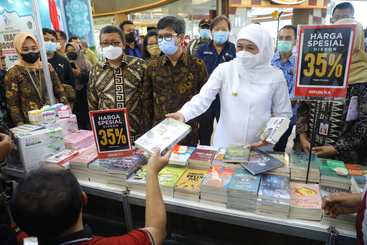 Gubernur Khofifah: HAI Momentum Gelorakan Pentingnya Berliterasi