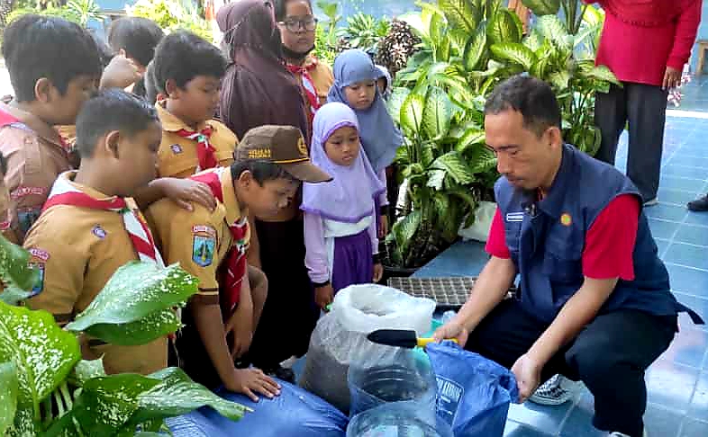 Bangun Ketahanan Pangan, DKPP Kota Kediri Ajarkan Urban Farming ke Siswa SD