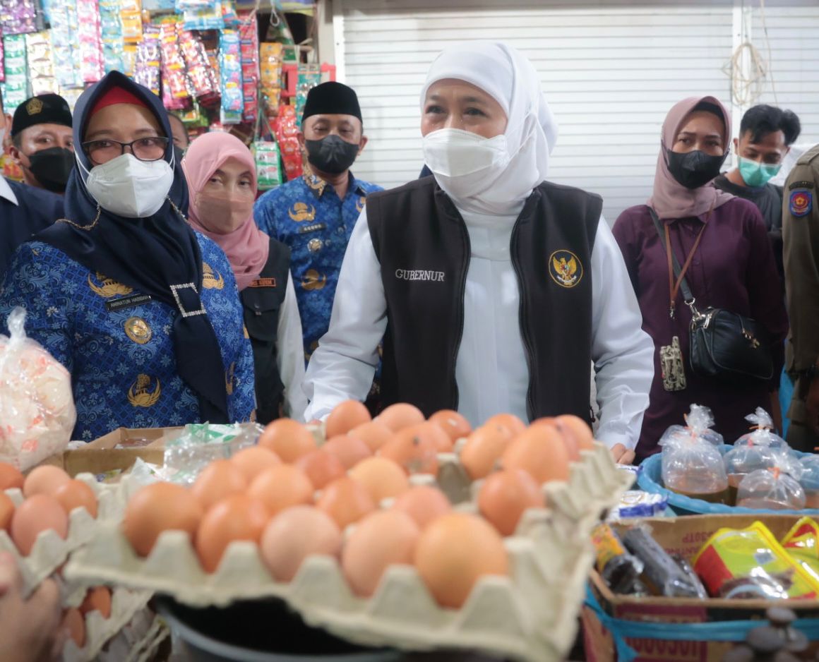 Harga Telur dan Beras Naik di Pasar Baru Gresik, Gubernur Khofifah Ajak Pemkab Kendalikan Inflasi