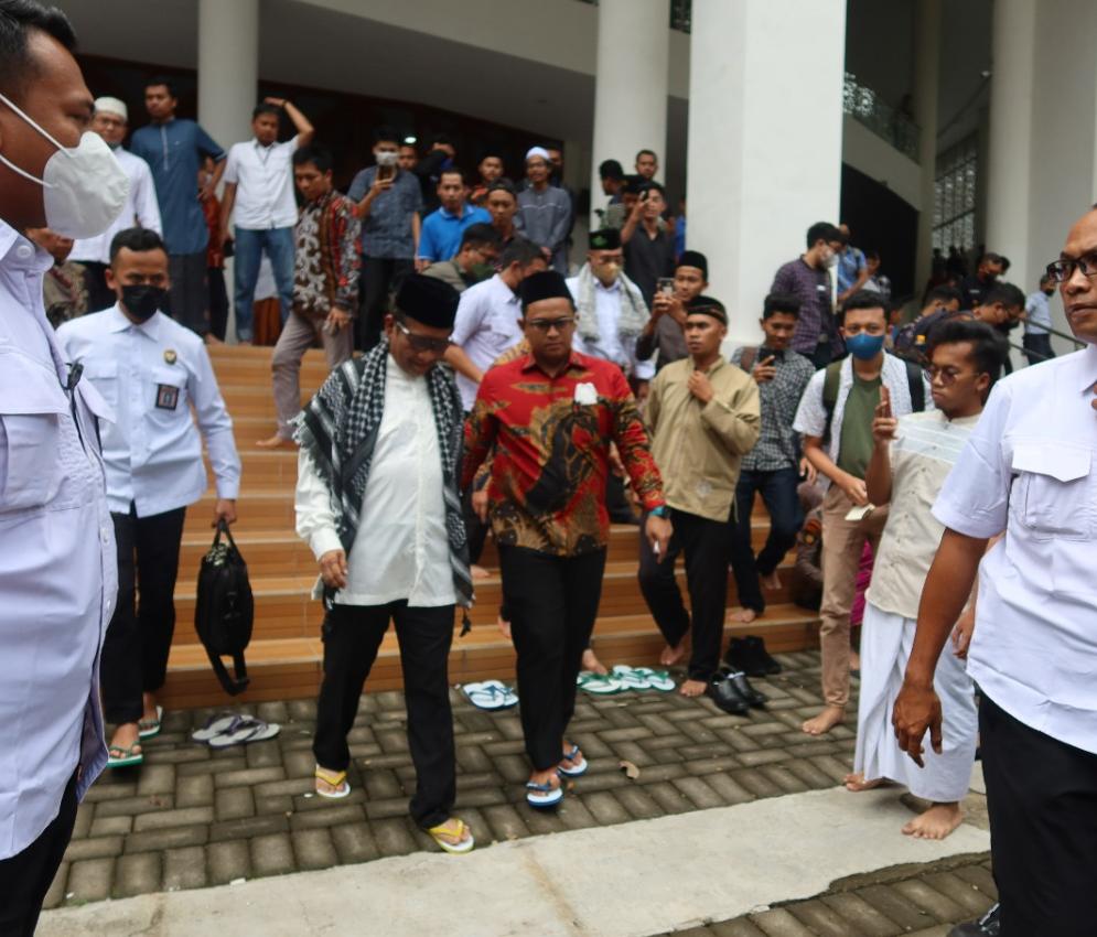 Menkopolhukam Minta Mahasiswa Unej Cegah Hoax, Radikalisme, serta Jaga Toleransi