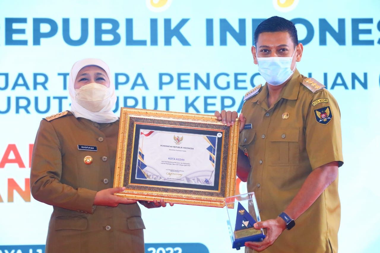 Wali Kota Kediri Terima Penghargaan Atas Opini WTP Delapan Tahun Berturut-turut