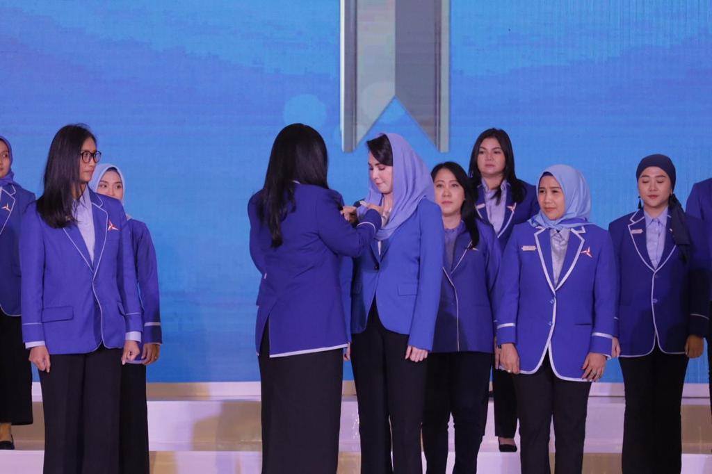 Lantik Arumi Bachsin Sebagai Ketua Srikandi Demokrat Jatim, Annisa Pohan Minta Dekati Pemilih Perempuan
