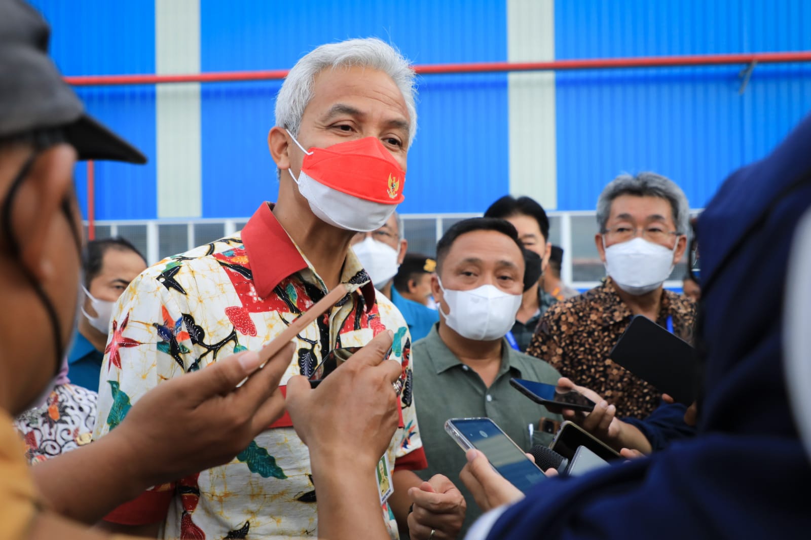 Ganjar Umumkan Penetapan UMK Jawa Tengah, Kota Semarang Tertinggi