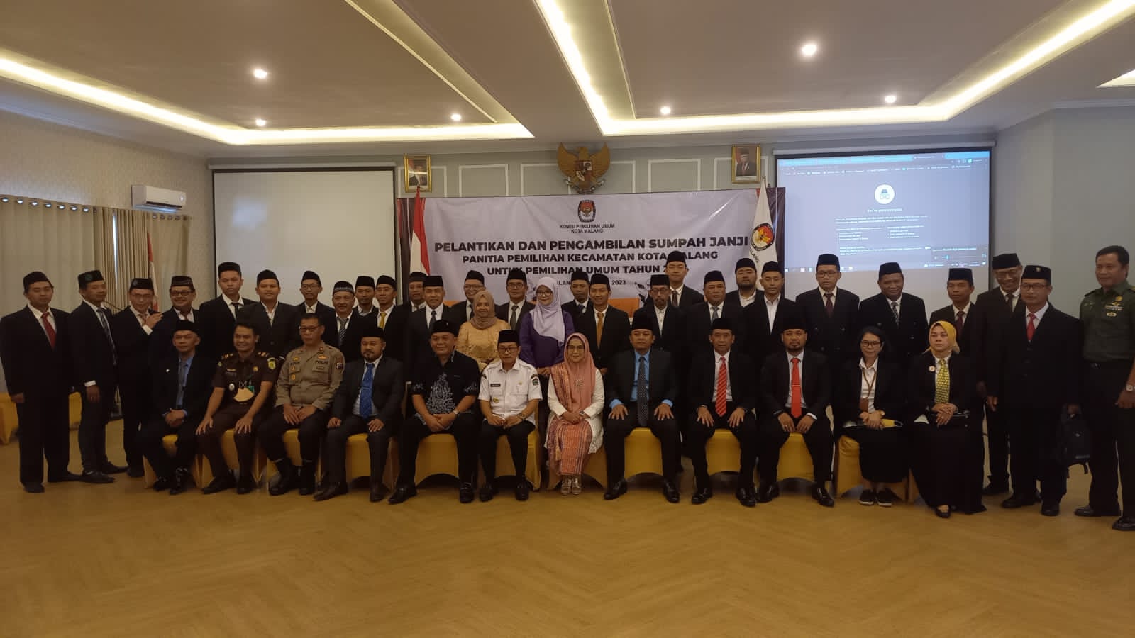 Lantik 25 PPK, KPU Kota Malang : Emban Tugas Strategis di Pemilu 2024
