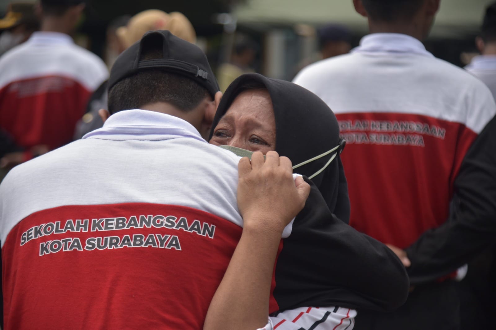 Suasana Haru Warnai Penutupan Tahap Awal Sekolah Kebangsaan Surabaya