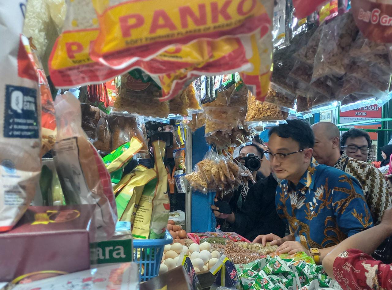 Tinjau Pasar Oro-oro Dowo, Wamendag Sebut Fluktuasi Harga Bahan Pokok Masih Wajar