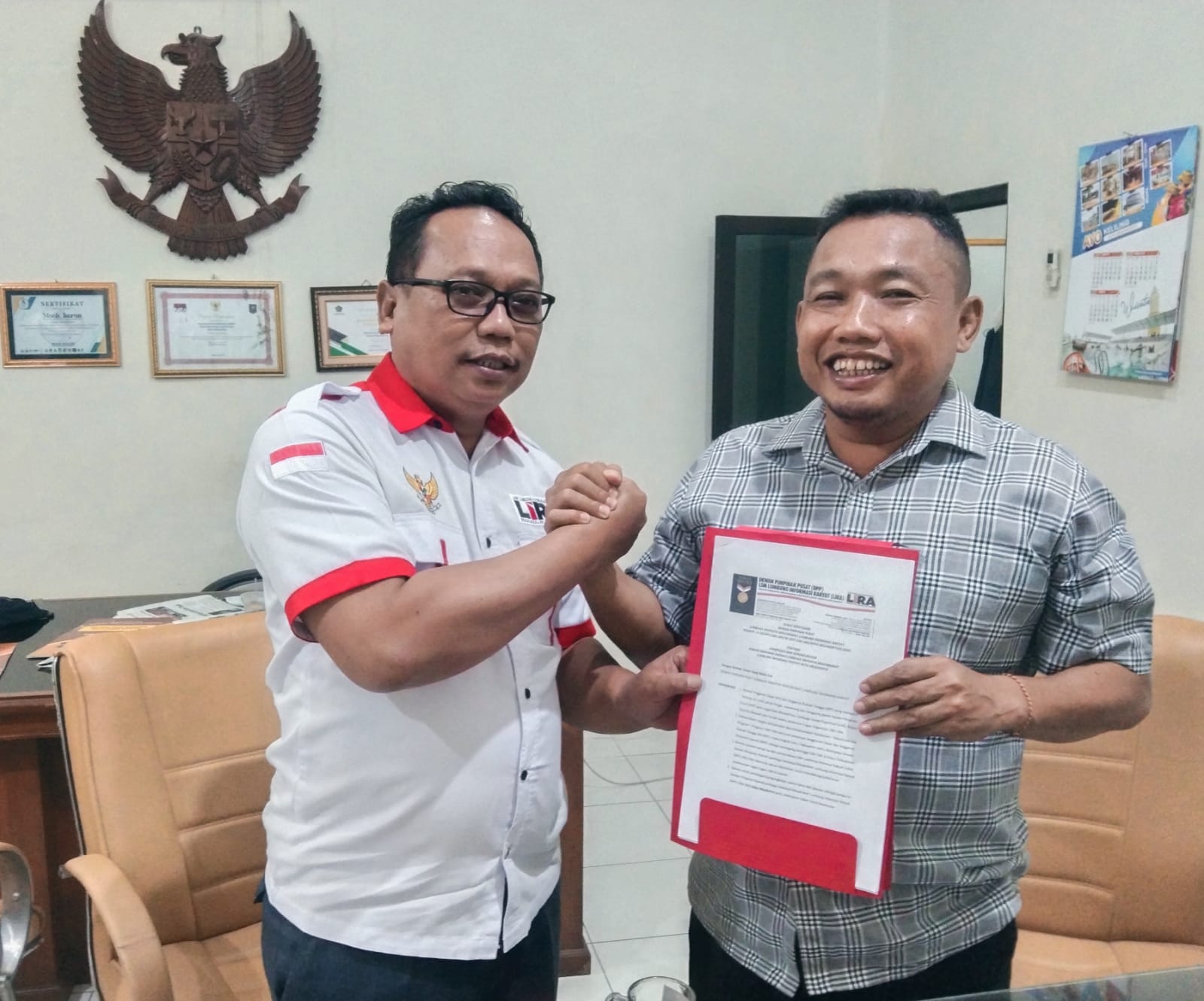 Walikota DPD LSM LIRA Kota Mojokerto Mendaftar ke Bakesbangpol