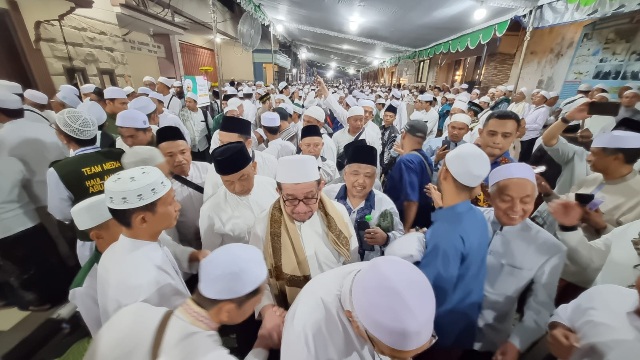 Presiden PKS dan Ribuan Jamaah Hadiri Haul Habib Abu Bakar Assegaf, Kang Irwan: Momen Persatuan Umat