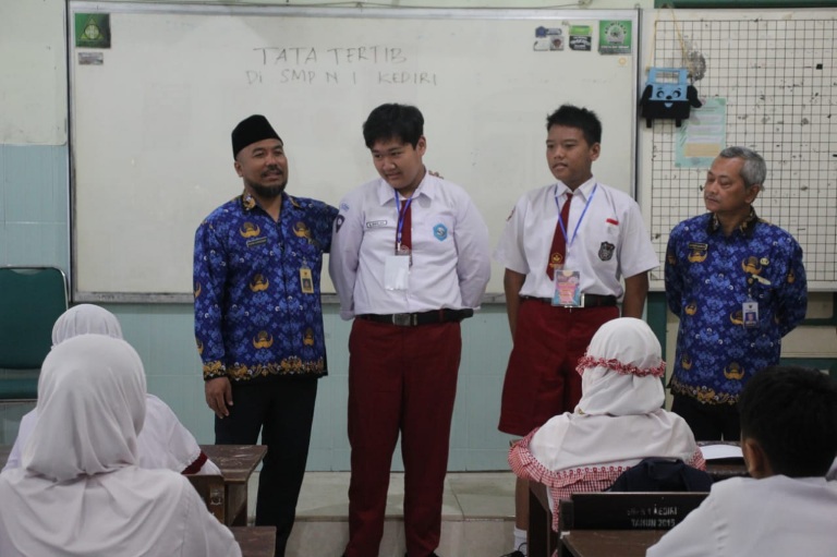 Pantau Kegiatan MPLS, Dindik Kota Kediri Pastikan Tidak Ada Perploncoan