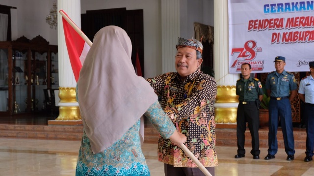 Kabupaten Sidoarjo Distribusikan Bendera Merah Putih Jelang Peringatan HUT RI ke-78
