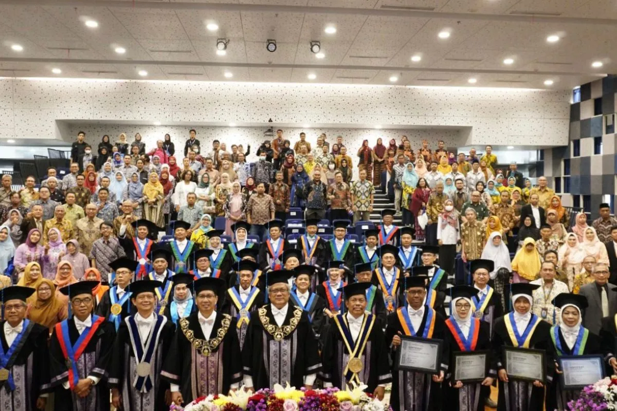 ITS Kukuhkan Enam Profesor Baru