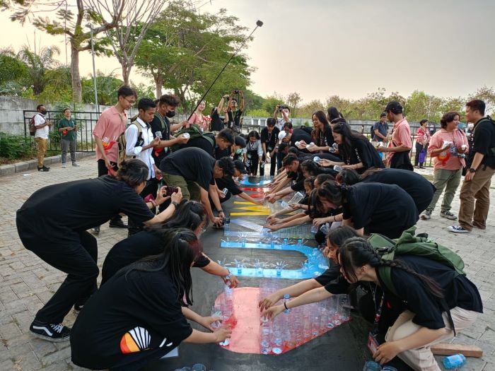 Wimates O2 Festival UKWMS, Ajak Komponen Kampus Berkarya dari Sampah
