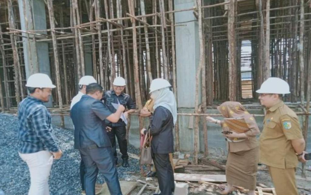 Komisi C DPRD Palangka Raya Tinjau Pembangunan Gedung SD dan SMP