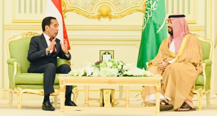 Jokowi dan Pangeran Arab Saudi Teken Kerja Sama Bidang Olahraga hingga Jaminan Produk Halal