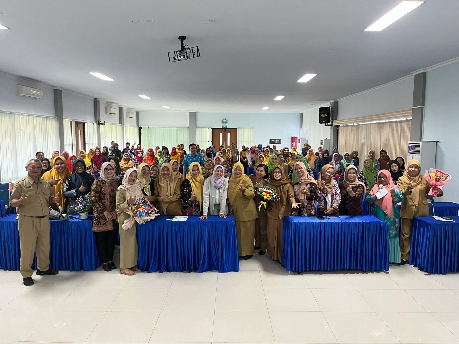 Guru PAUD se-Kota Kediri Ikuti Pelatihan Pembuatan Buket