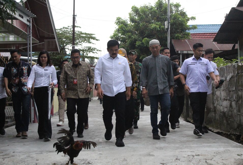 Menteri ATR/Kepala BPN Temui Warga Palangka Raya yang Terbelit Mafia