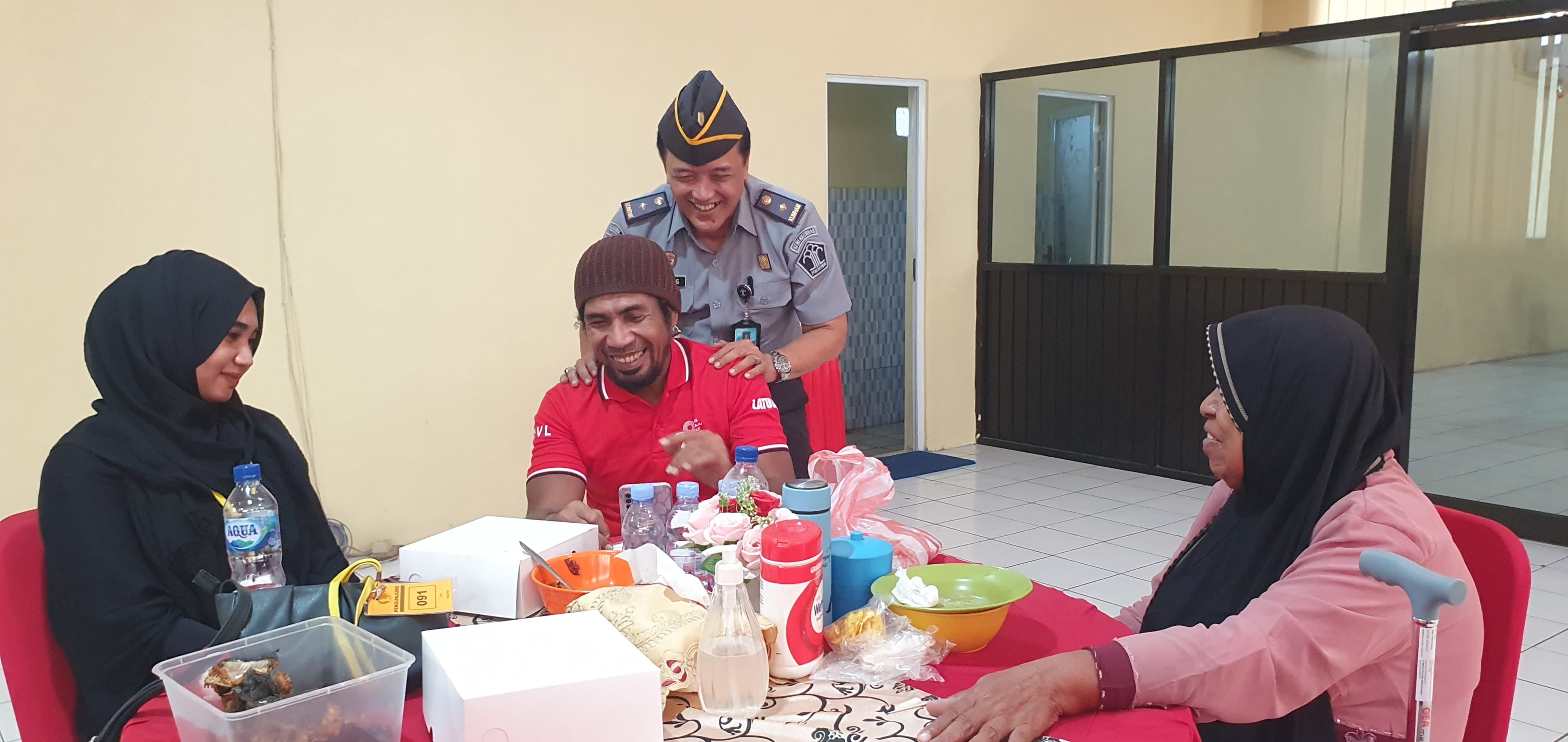 BNPT Pertemukan Napi Kasus Teroris dengan Keluarganya yang Berpisah 18 Tahun