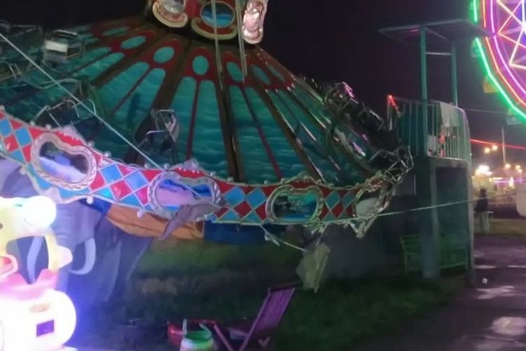 Wahana Permainan Banyuwangi Night Amazing Ambruk saat Libur Natal