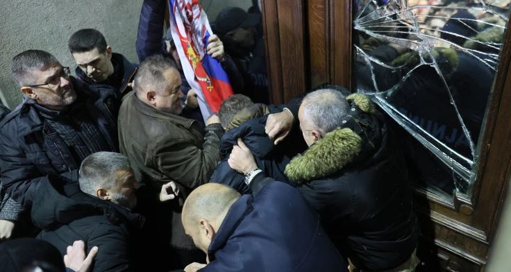 Serbia Chaos, Massa Tolak Hasil Pemilu