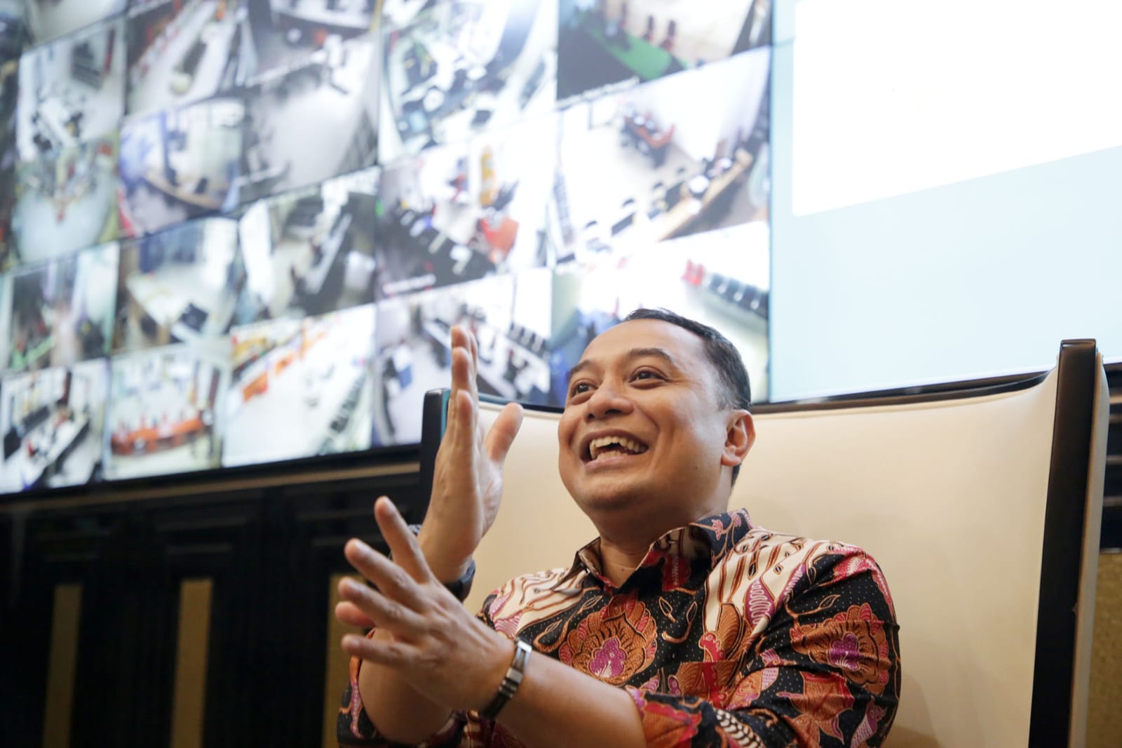Parkir Non Tunai Dterapkan Mulai Februari 2024, Wali Kota Eri Cahyadi Bicara Kejujuran