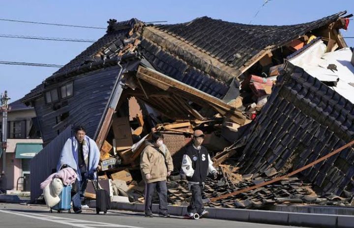 Update: 180 Korban Gempa Jepang Belum Ditemukan