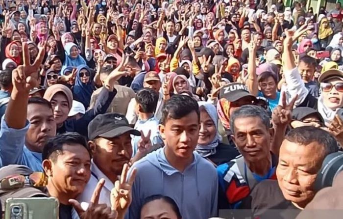 Gibran Kampanye di Pasar Gemolong Sragen