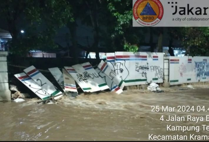 Beda Klaim soal Banjir di Hek Kramat Jati: BPBD-Polda Sebut Tanggul Jebol, Heru Budi Membantah
