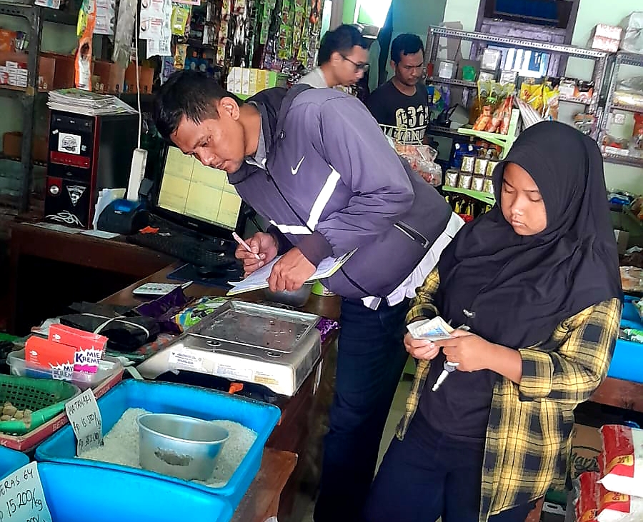 Disperdagin Mendata Alat Ukur dan Timbangan di Toko Seluruh Kota Kediri