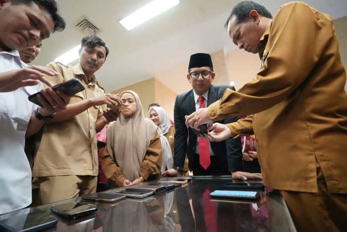 Berantas Judi Online, Pj Wali Kota Mojokerto Mendadak Periksa Ponsel ASN